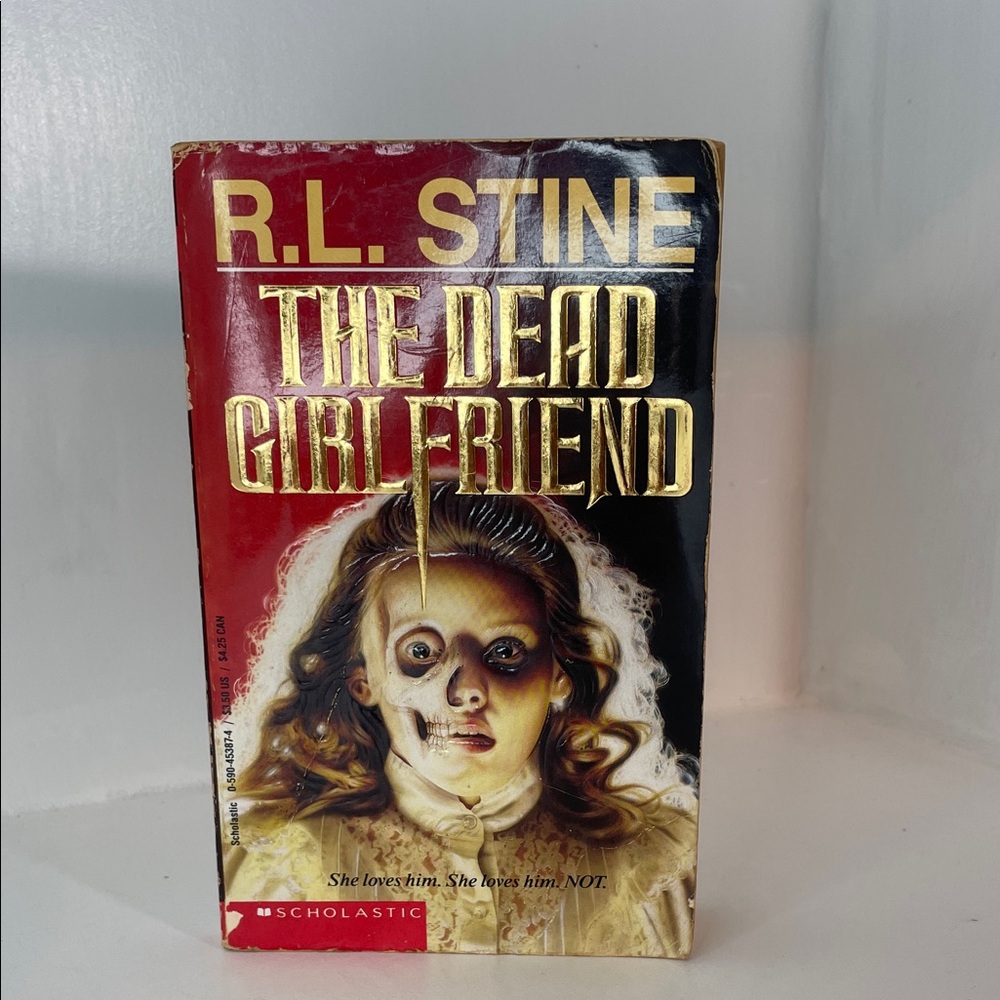 R.L. Stine. The Dead Girlfriend Book